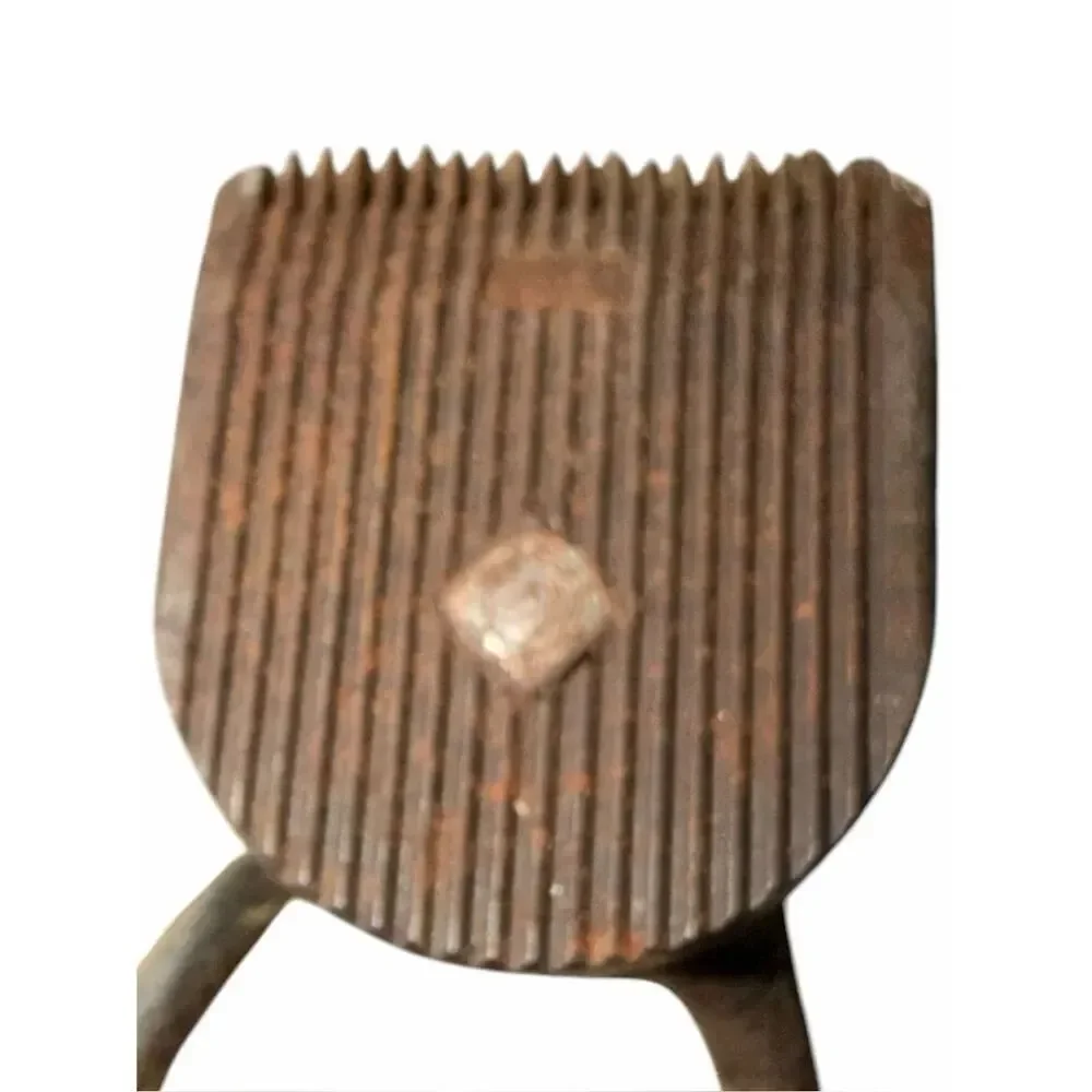 Vintage Manual Hair Clippers Antique Rusty Blade Plate Replacement Part Repair